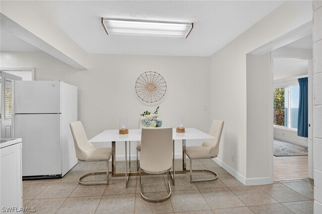 Building Photo - 1189 6th Ln N