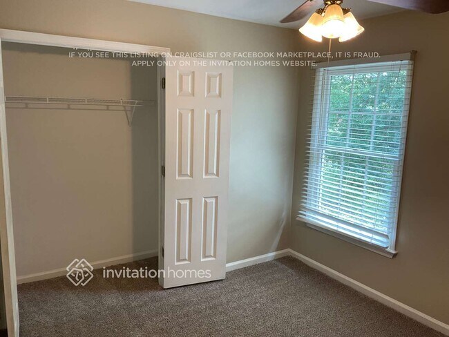 Building Photo - 1240 Chadwick Point Dr NW
