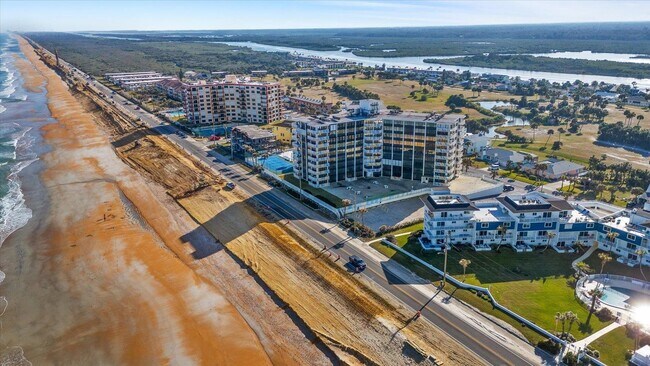 Building Photo - 3580 S Ocean Shore Blvd