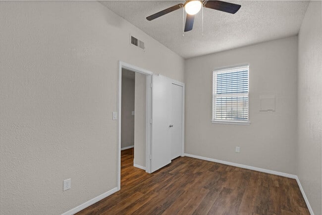 Building Photo - 408 Nino Aguilera St