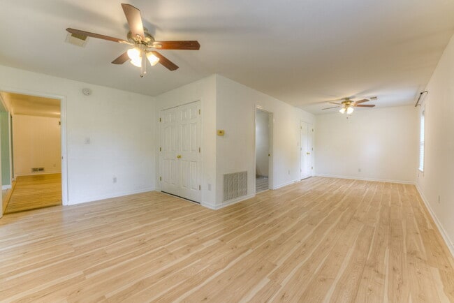 Building Photo - "Charming 4-Bedroom Sanctuary on Boyce Roa...