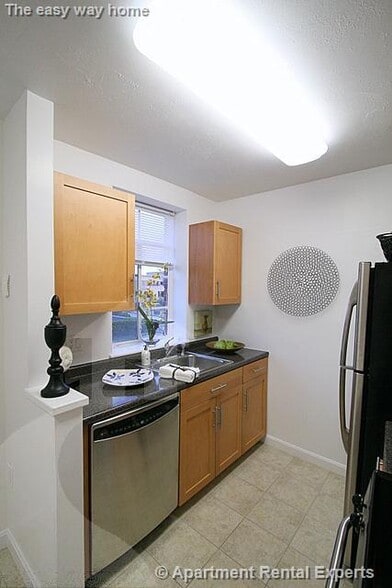 Building Photo - 60 Brattle St