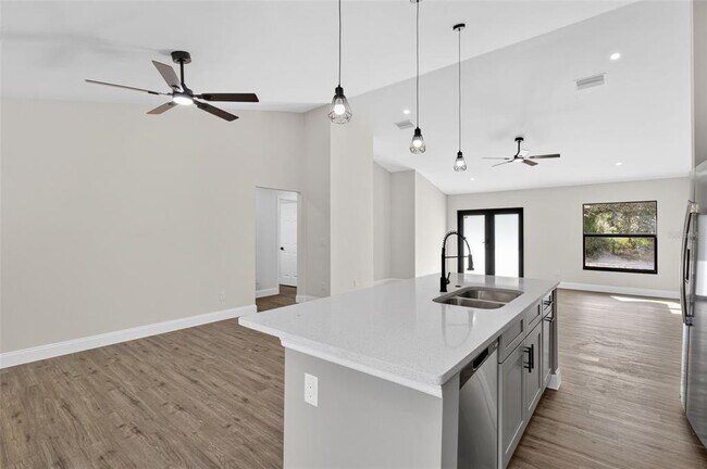 Building Photo - 20412 Elrose Ave