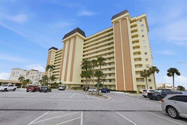 Building Photo - 4775 Cove Cir