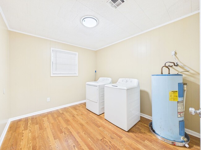 Building Photo - NEW ON MARKET  BREAUX BRIDGE!