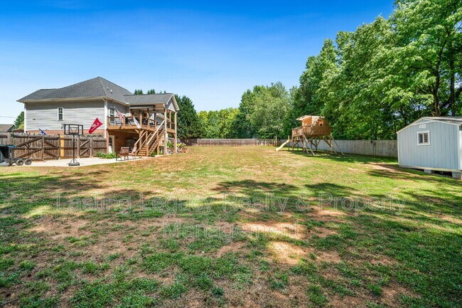 Building Photo - 187 Marbrook Dr
