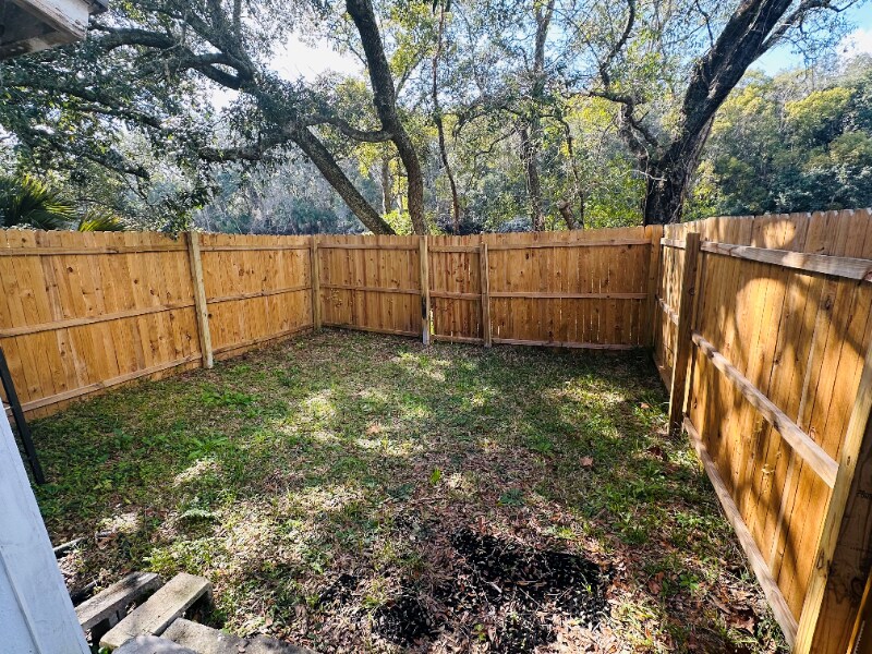 Building Photo - 7114 Ken Knight Dr W