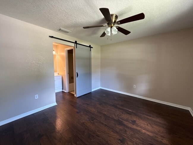 Building Photo - Section 8 Accepted on This home! TEMPROARY...