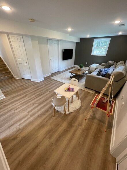 Building Photo - 7603 Cosgrove Pl