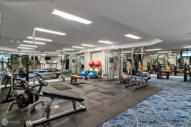 Building Photo - 801 S Olive Ave