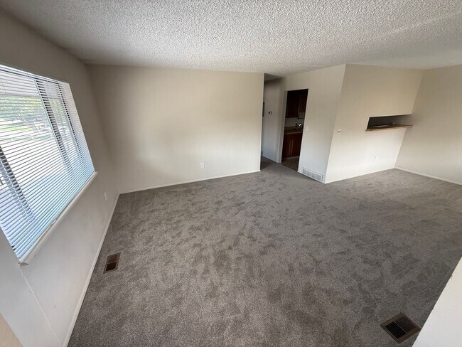 Building Photo - 1410 Crete Ct