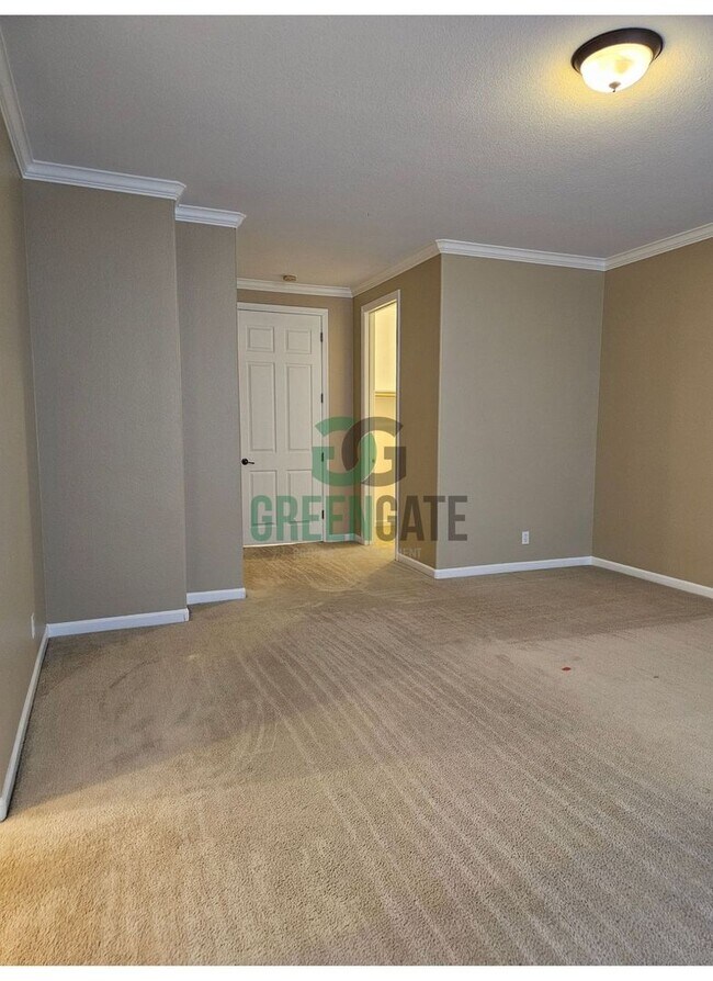 Building Photo - Spacious 4 Bedroom 3 Bath in Patterson! AV...