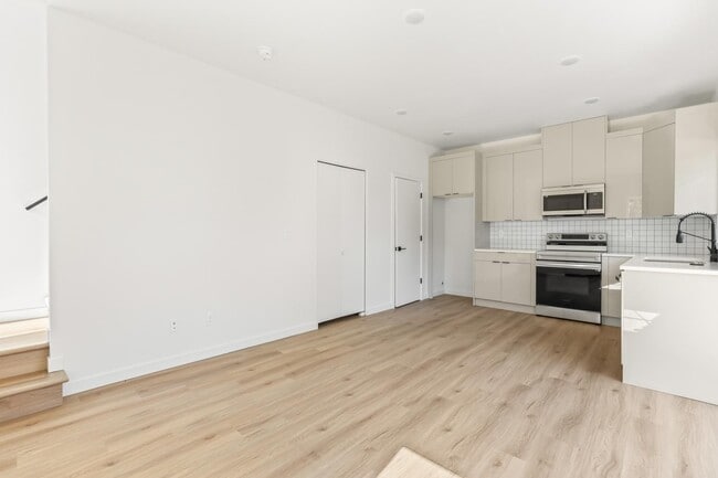 Building Photo - 787 NE Bryant St