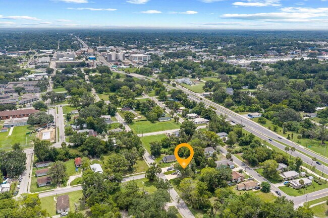Building Photo - Charming 3BR 2BA near downtown Ocala!