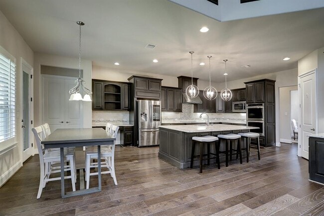 Building Photo - 9814 Vintage Villa Dr