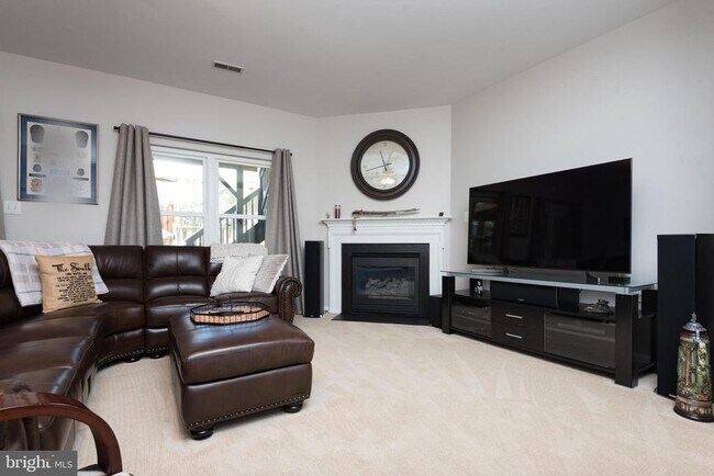 Building Photo - 6326 Dunman Way