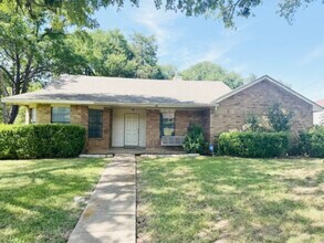 Building Photo - For Lease  $2,500/month ; $2,500 deposit D...
