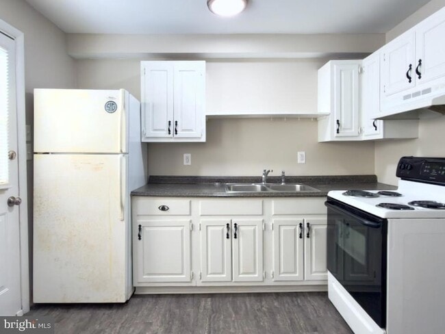 Building Photo - 31 Union St