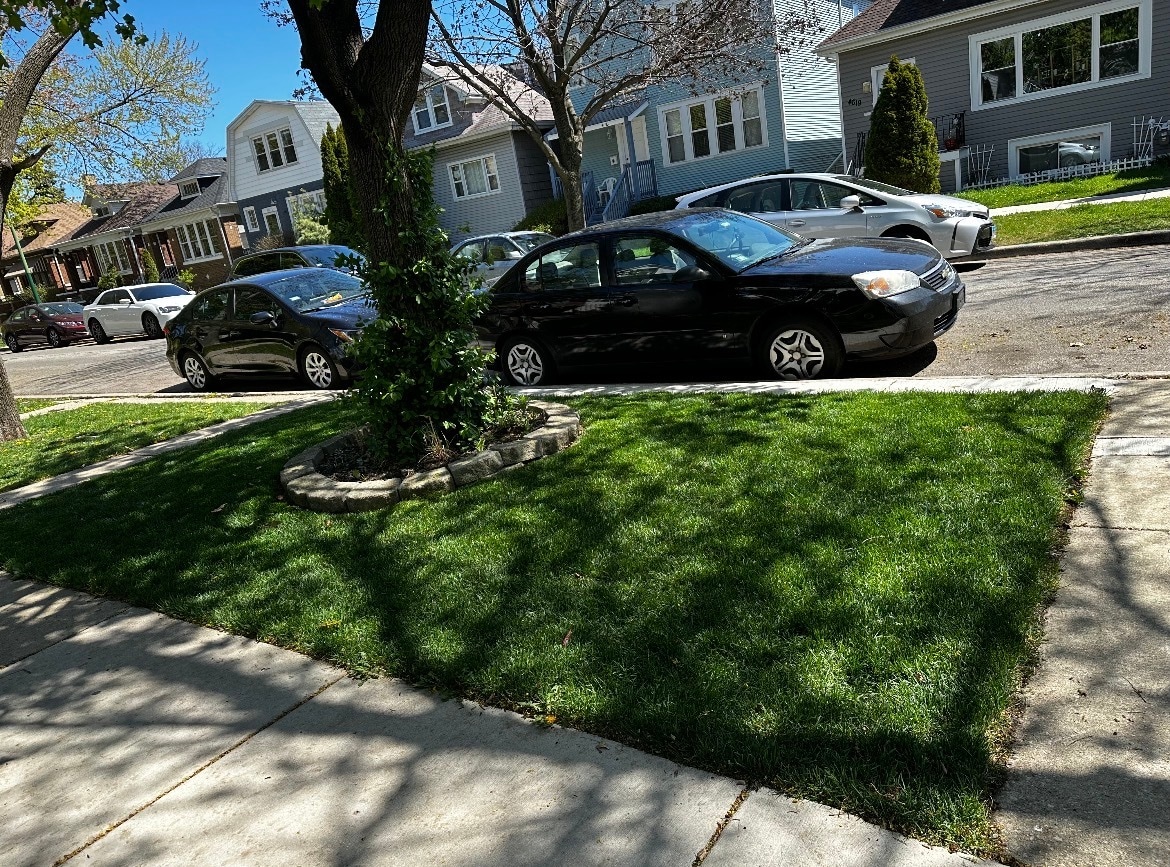 Quite tree line neighborhood - 4618 N Karlov Ave