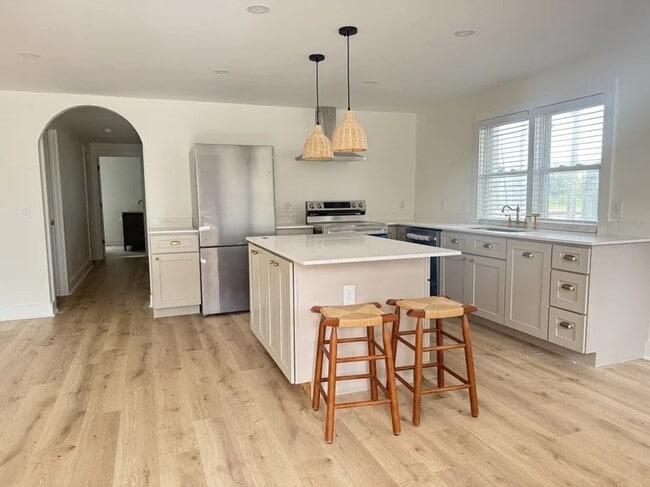 Building Photo - 2846 Appleton Ave