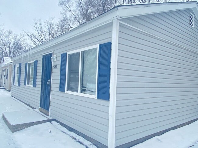 Building Photo - 3 Bedroom Home In Gary