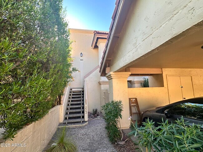 Primary Photo - 16724 E Gunsight Dr