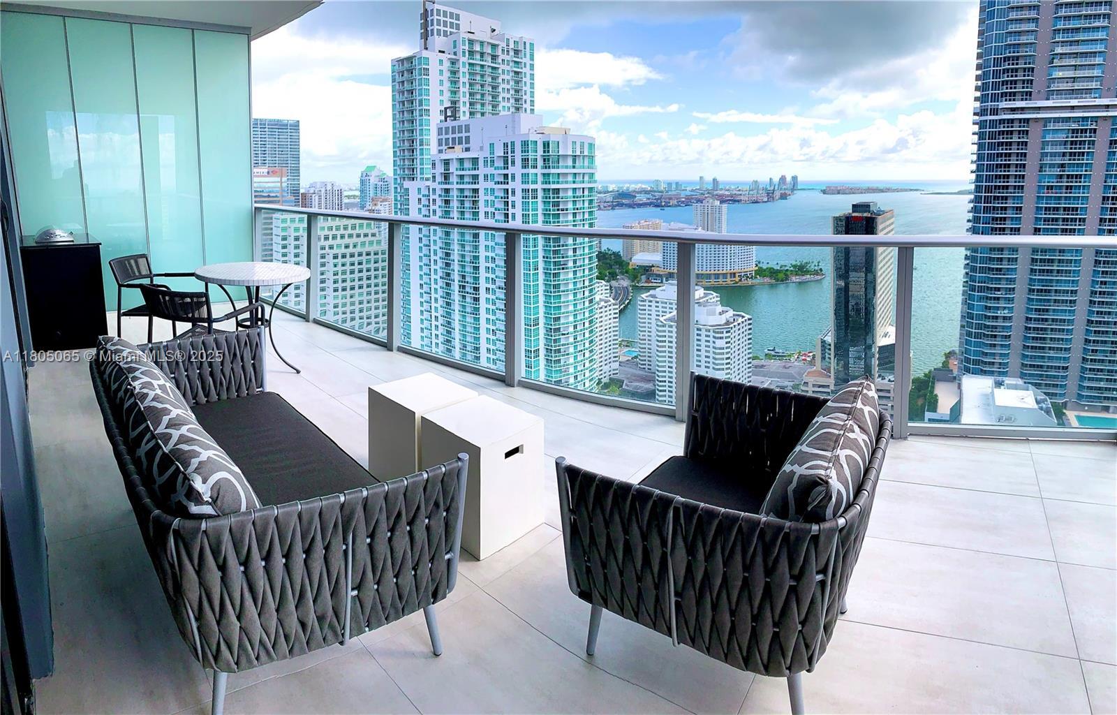 Building Photo - 1010 Brickell Ave