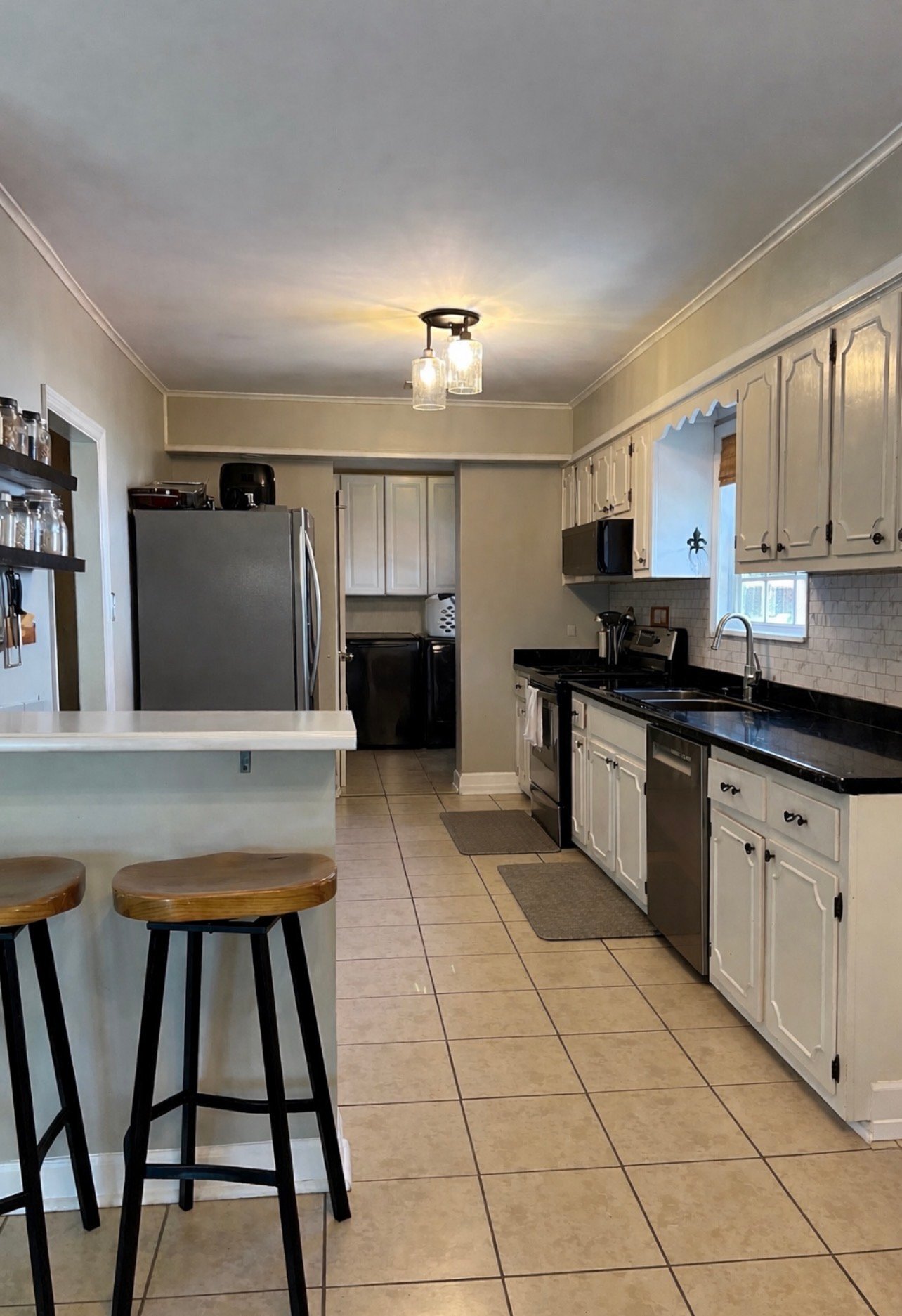 Building Photo - 3749 Philwood Ave