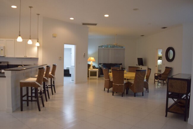 Building Photo - Fully furnished 3 bedroom 3 Bath POOL home in Sandpiper Bay