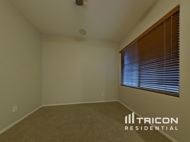 Building Photo - 700 S 220th Ln