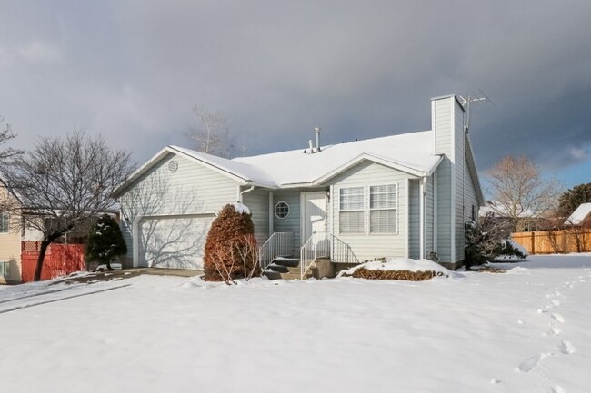 Primary Photo - Beautiful 4 Bedroom Home in Midvale