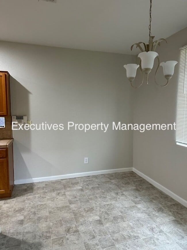 Building Photo - 3566 Santa Maria Ave