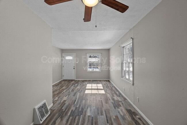 Building Photo - 409 Caithness Rd