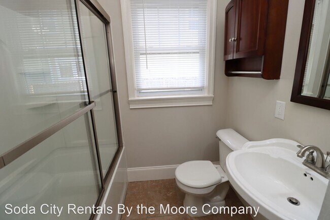 Building Photo - 3 br, 1 bath House - 216 South Holly Street