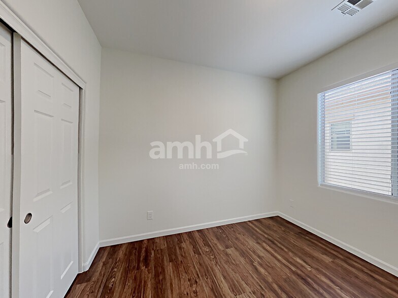 Building Photo - 14576 W Maui Ln