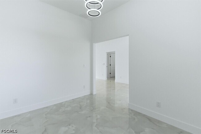 Building Photo - 2913 24th St W