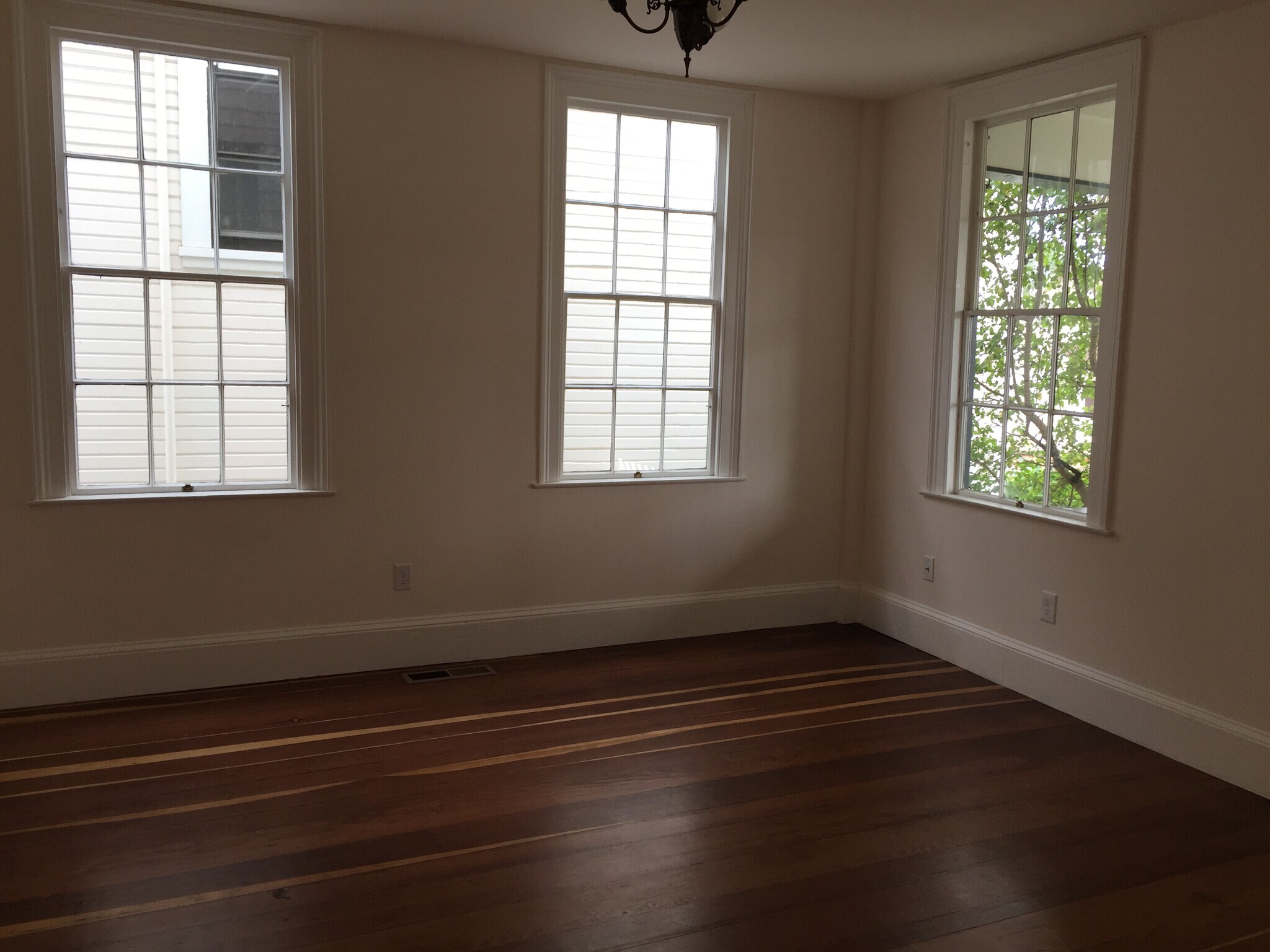 Living room - 119 Upham St