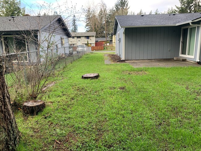 Building Photo - JUST REMODELED!! EVERYTHING BRAND NEW INSIDE THIS 3 BEDROOM, 1 BATH!!