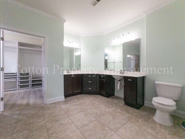 Building Photo - 7445 Darius Dr