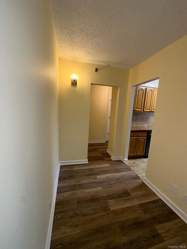 Building Photo - 14 Nosband Ave