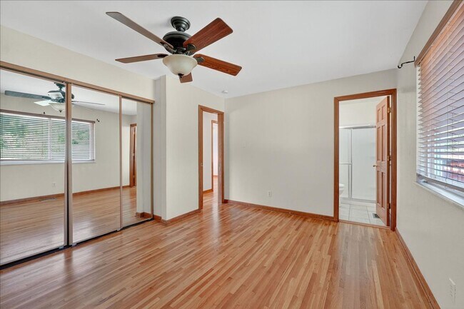 Building Photo - Step inside to experience the charm!