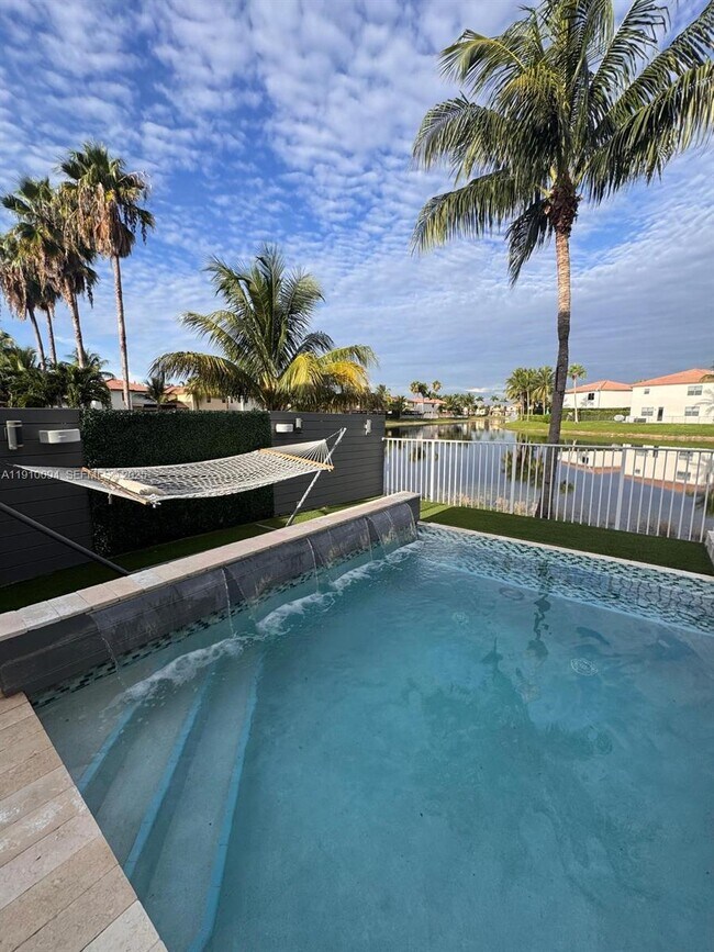 Building Photo - 8850 NW 98th Ct