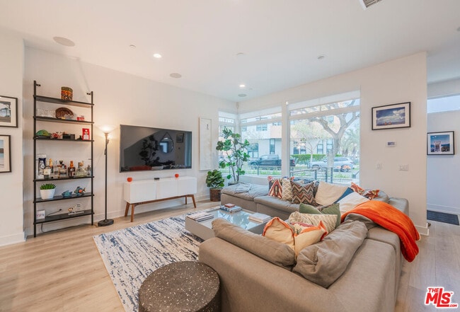 Building Photo - 12962 Discovery Crk