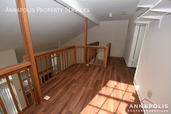 Building Photo - 962 Yachtsman Way