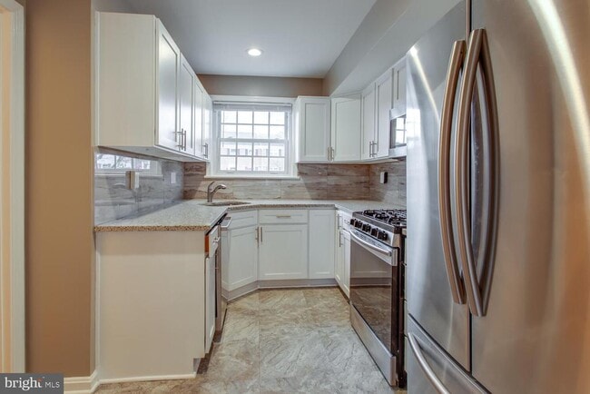 Building Photo - 6063 Hardwick Pl