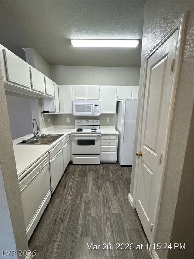 Building Photo - 2900 Sunridge Heights Pkwy