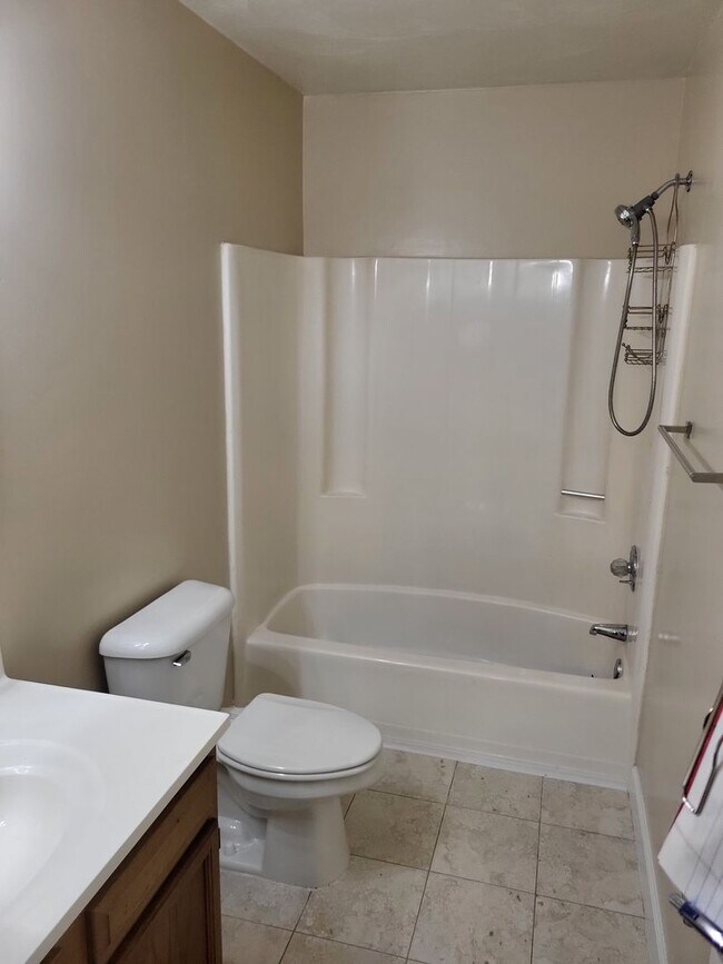 Building Photo - THALIA WAYSIDE TOWNHOMES