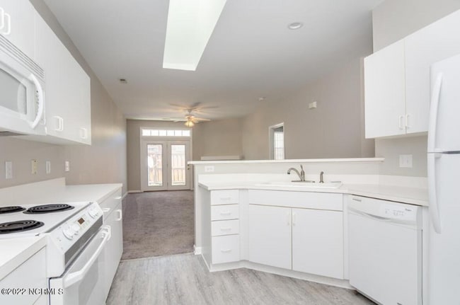 Building Photo - 1017 Avenshire Cir