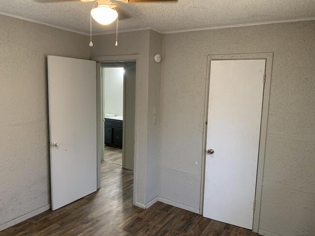 Building Photo - 1610 SE 62nd St