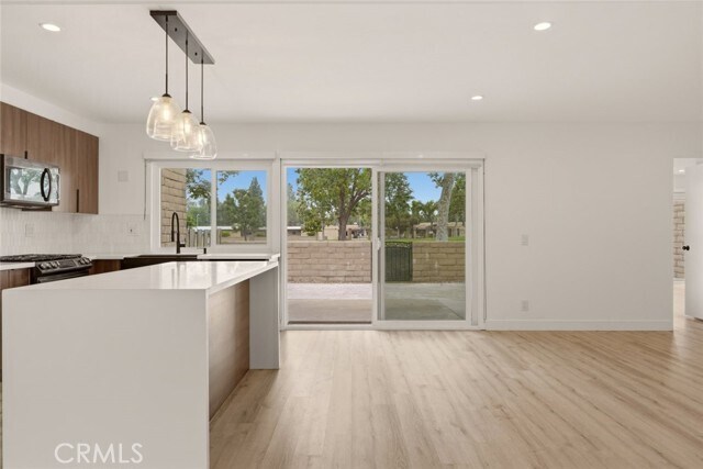 Building Photo - 725 Palomares Ave